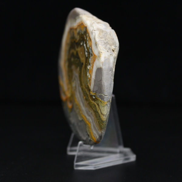 Ornamento de abelha em jaspe polido, Indonésia, raro.