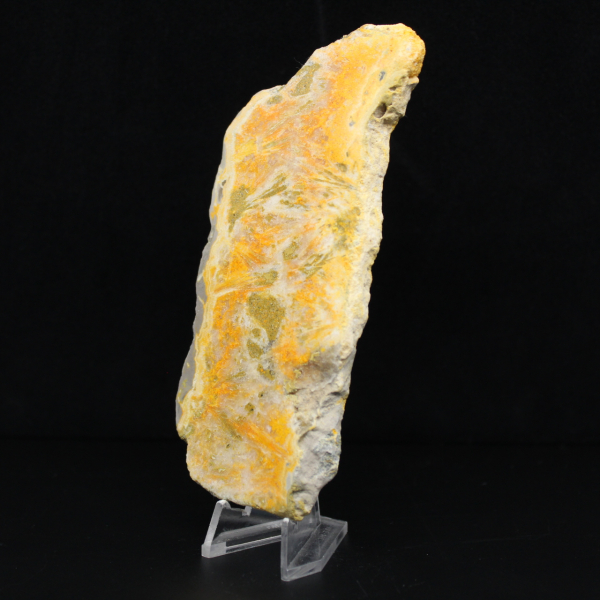 Espécime polido de jaspe vulcânico Bumblebee