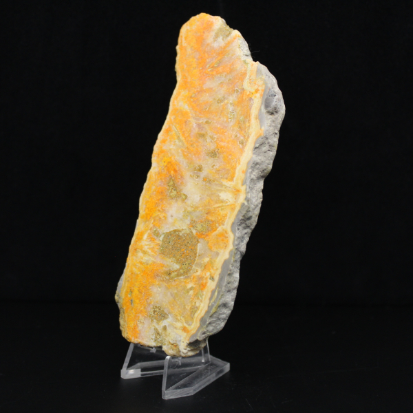 Espécime polido de jaspe vulcânico Bumblebee