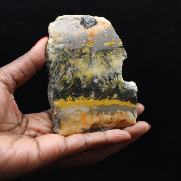 Placa decorativa de abelha em jaspe - 130g