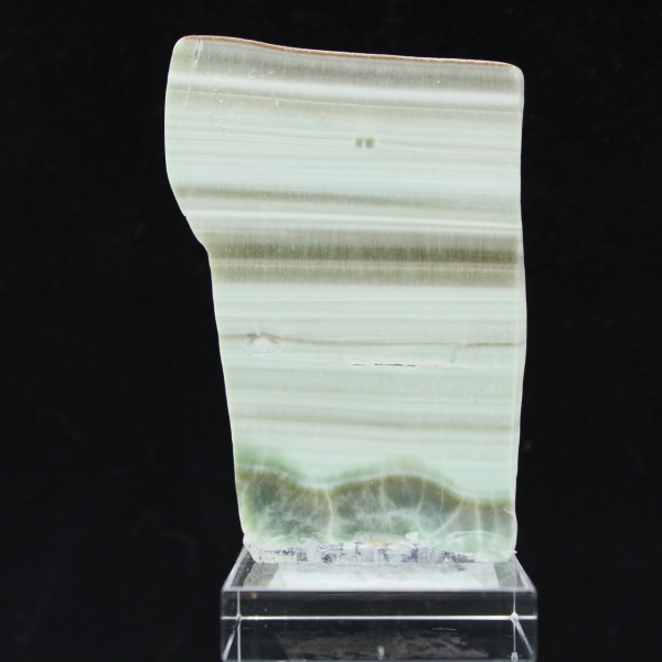 Pedra de aragonita verde ideal para coleção