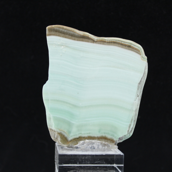 Fatia de aragonita verde para coleção de minerais