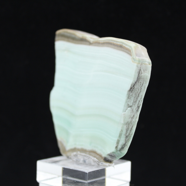 Fatia de aragonita verde para coleção de minerais