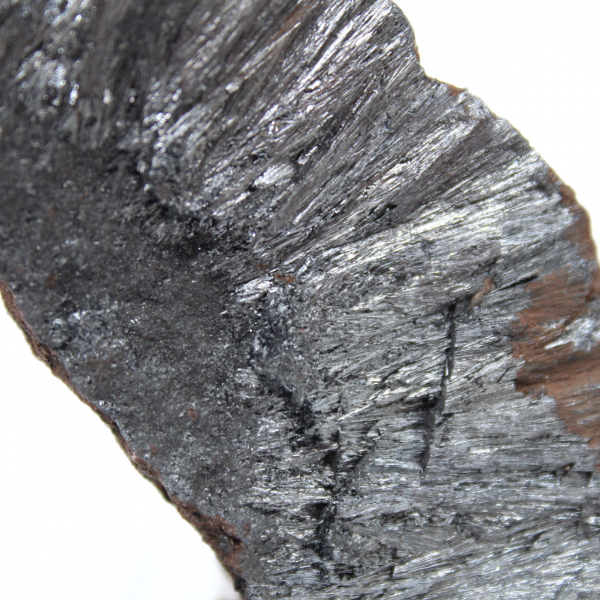 Pequeno exemplar de pirolusita, cristalização em Marrocos.