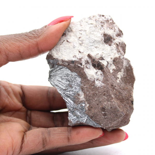 Cristais de pirolusita em matriz, rocha natural