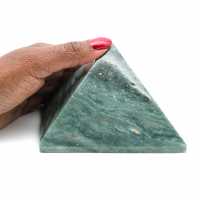 Piramide van groene jaspis