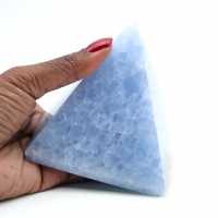 Blauwe calciet piramide