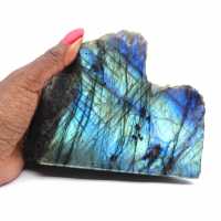 Labradorite decorativa com um lado polido