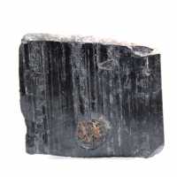Turmalina negra bruta