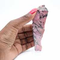 Fatia de rodonita natural para coleção de minerais