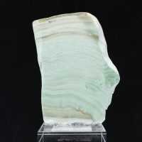 Fatia polida de aragonita verde mineral bruto de qualidade