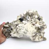Mica e turmalina sobre quartzo branco do Afeganistão
