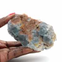 Fluorita verde natural: Amostra em rocha para coleta