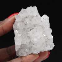 Pequeno quartzo com inclusão de goethita, rocha natural, 170g