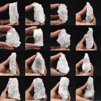 Quartzo bruto de Marrocos, cristais com inclusões de goethita. Quartzo bruto de Marrocos, cristais com inclusões de goethita.
