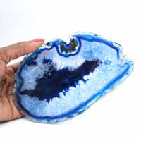 Fatia fina de ágata azul de origem brasileira.