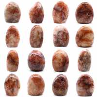 Rocha polida em quartzo vermelho