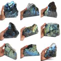 Labradorite polida unilateralmente, item de colecionador