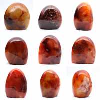 Pequena peça de cornalina polida - espécime mineral decorativo (Madagascar)