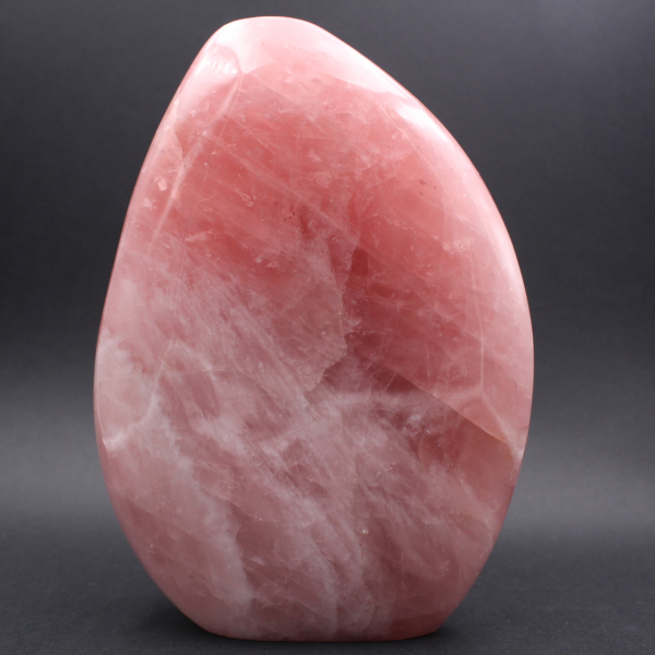 Grande bloco polido de quartzo rosa