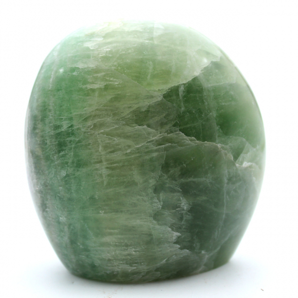 Forma polida de fluorita verde