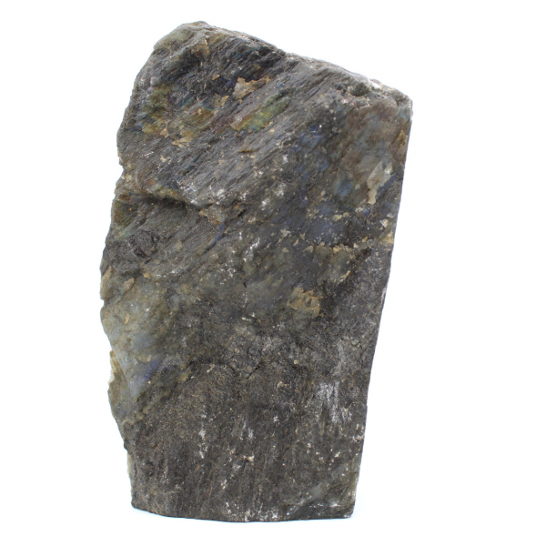 Pedra de labradorita de forma livre com uma face polida