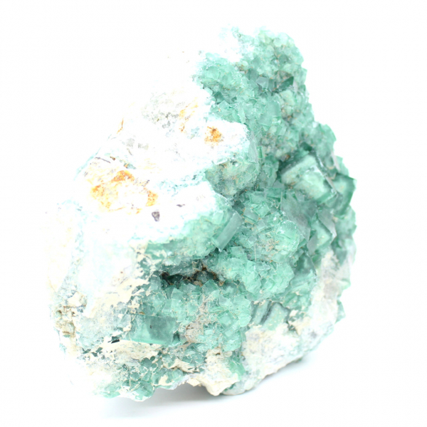 Fluorita cristalizada em um cubo de quase 4 quilos