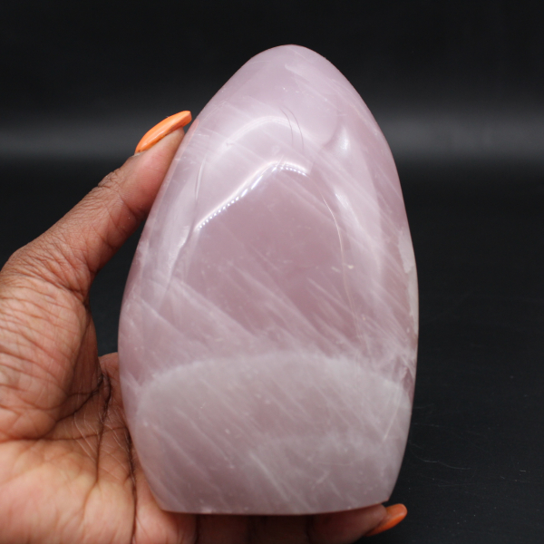 Pedra polida de quartzo rosa