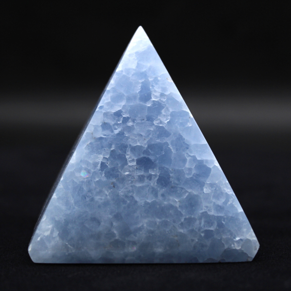 Blauwe calciet piramide