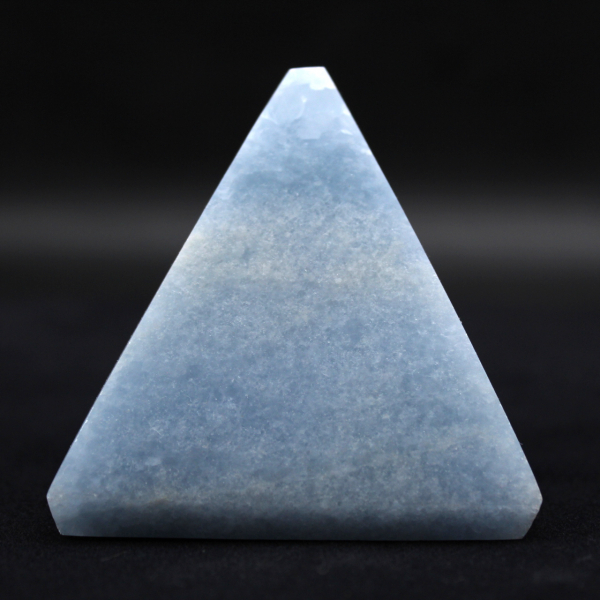 Blauwe calciet piramide