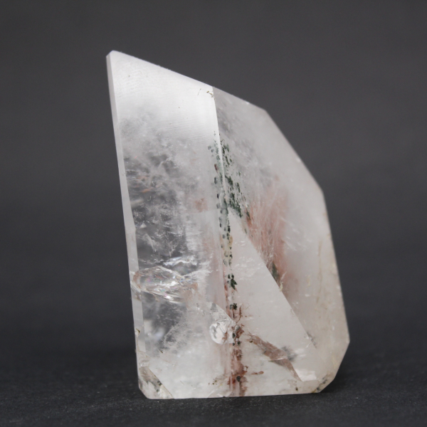 Prisma de cristal de quartzo com inclusão