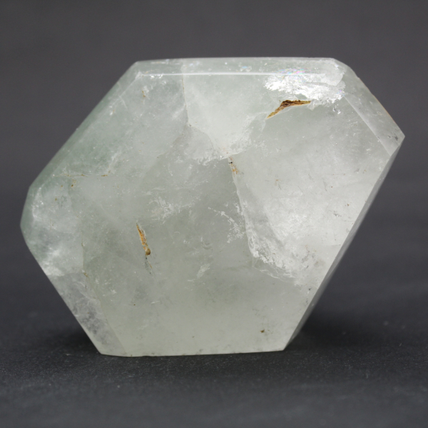 Prisma de cristal de quartzo com inclusão de clorita