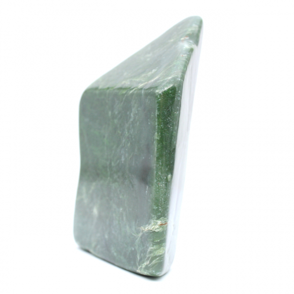 Jade nefrite polido ornamental