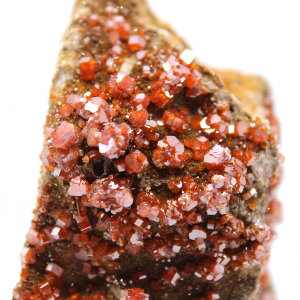 Cristais naturais de vanadinite