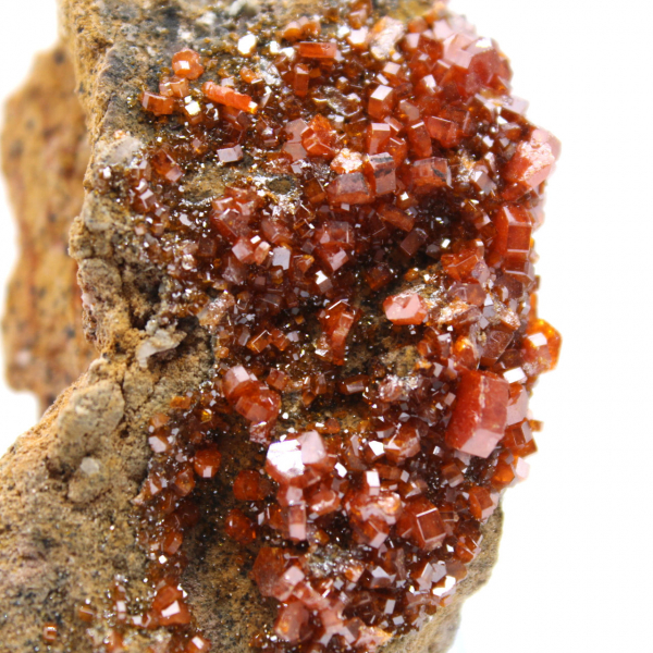 Cristalização de vanadinite natural