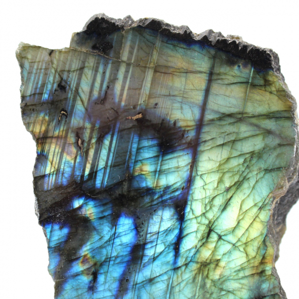 Labradorite meio áspera e meio polida