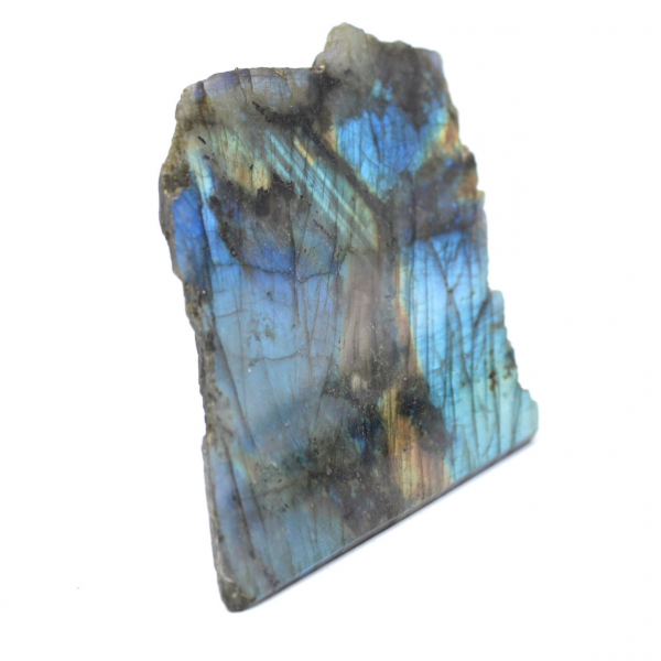 Labradorite natural polida de um lado