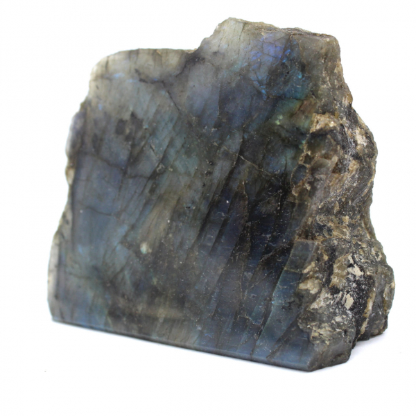 Labradorite natural polida de um lado