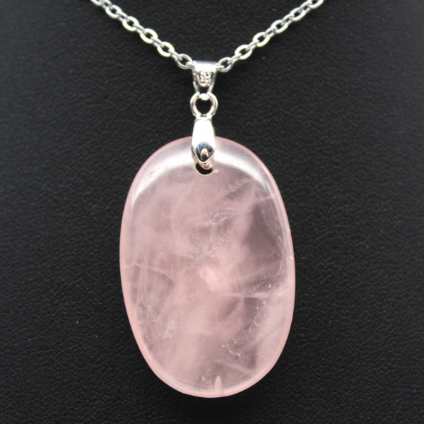 Pingente oval de quartzo rosa