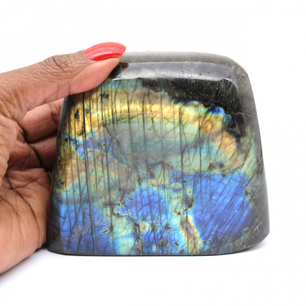 Labradorite polida