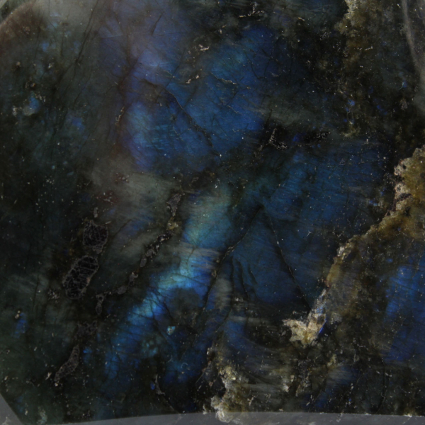 Labradorite polida em forma livre