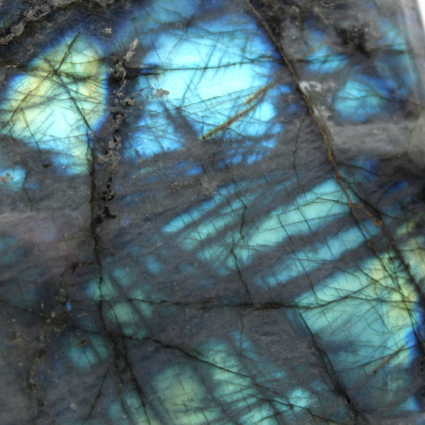 Labradorite polida em formato polido