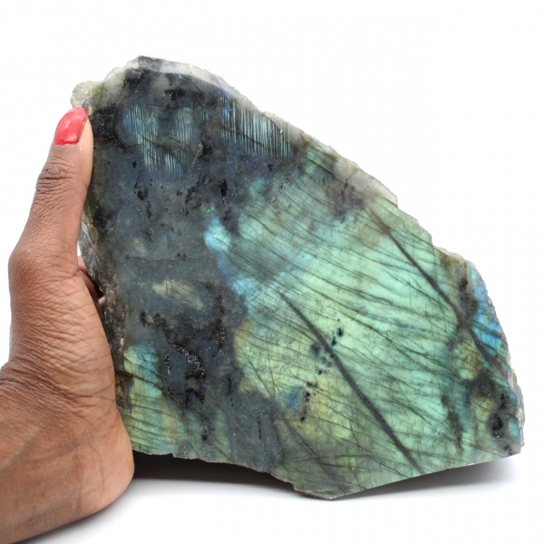Labradorite polida unilateralmente, item de colecionador
