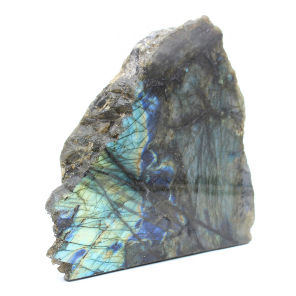 Labradorite natural polida de um lado