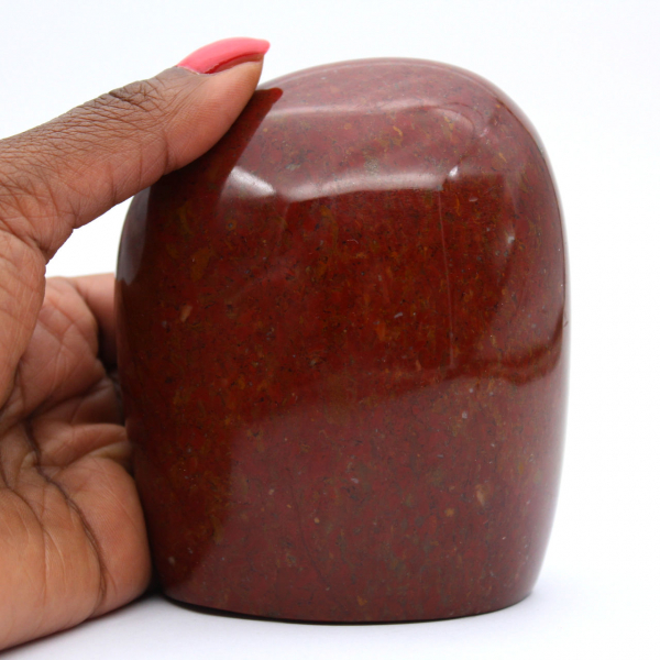 Pedra de jaspe vermelho polido