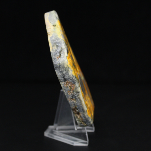 Ornamento polido de jaspe abelha, peça única da Indonésia.