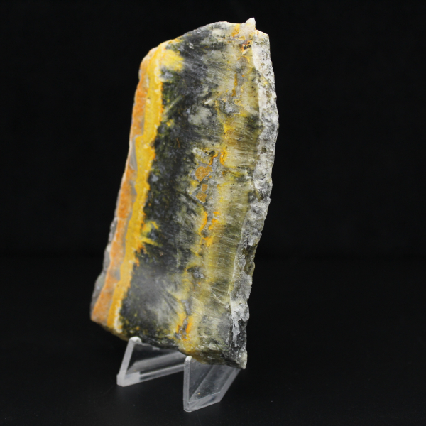 Espécime compacto polido de Jaspe Abelha