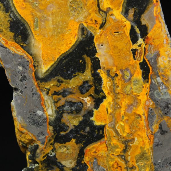 Fatia de Jaspe Abelha: Estética Vulcânica