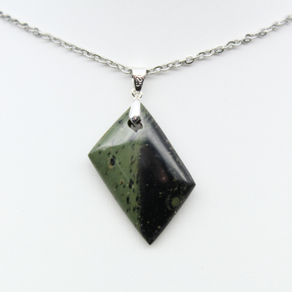 Pingente Kambamba Jasper em forma de diamante