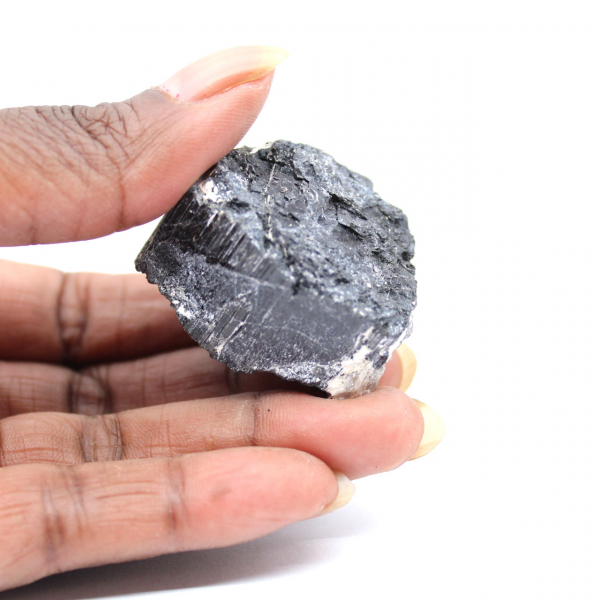 Cristal de turmalina negra bruta